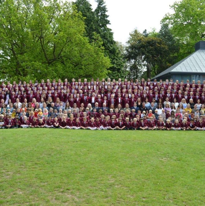 News » Crackley Hall Family Photographed For Prosperity